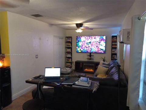 650 NE 1st Pl, Hialeah, FL 33010 photo 14