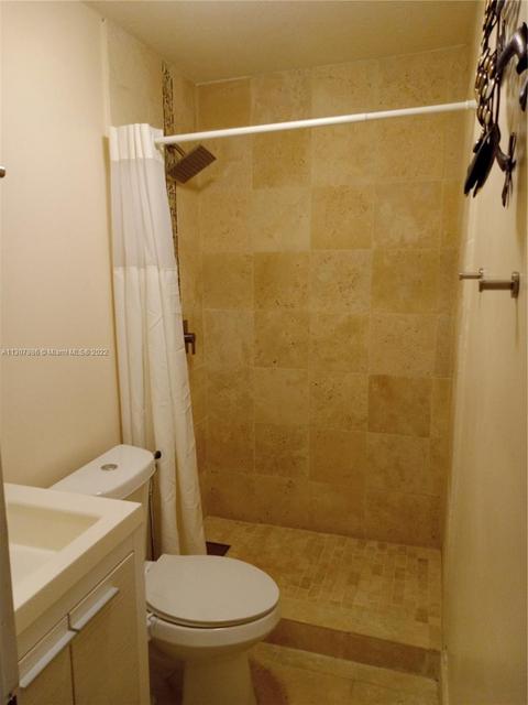650 NE 1st Pl, Hialeah, FL 33010 photo 22