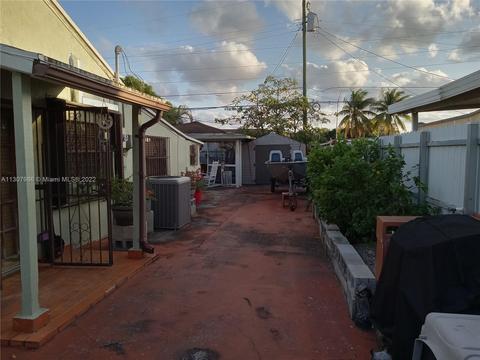 650 NE 1st Pl, Hialeah, FL 33010 photo 4
