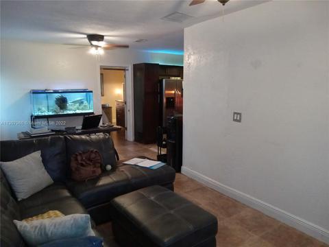 650 NE 1st Pl, Hialeah, FL 33010 photo 18