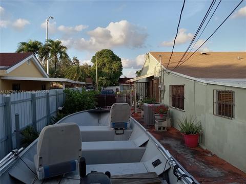 650 NE 1st Pl, Hialeah, FL 33010 photo 5