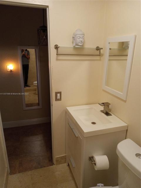 650 NE 1st Pl, Hialeah, FL 33010 photo 23