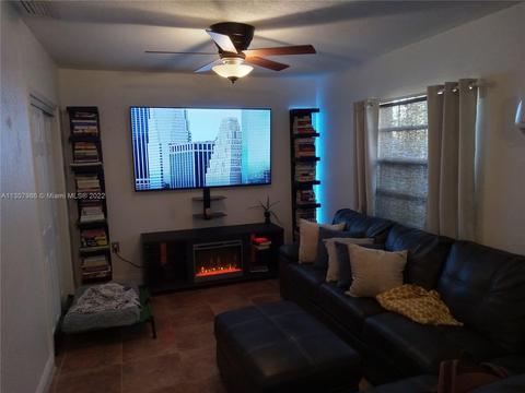 650 NE 1st Pl, Hialeah, FL 33010 photo 15
