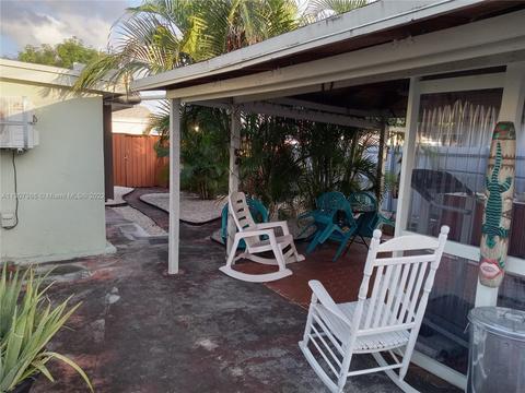 650 NE 1st Pl, Hialeah, FL 33010 photo 9