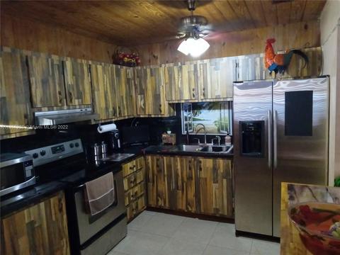 650 NE 1st Pl, Hialeah, FL 33010 photo 30