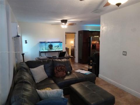 650 NE 1st Pl, Hialeah, FL 33010 photo 19