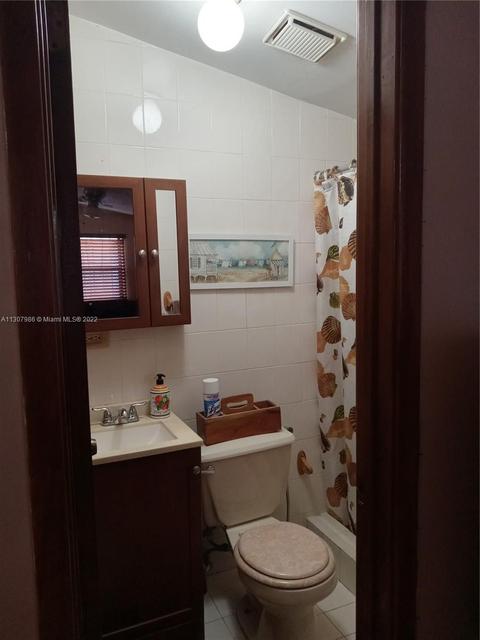 650 NE 1st Pl, Hialeah, FL 33010 photo 31