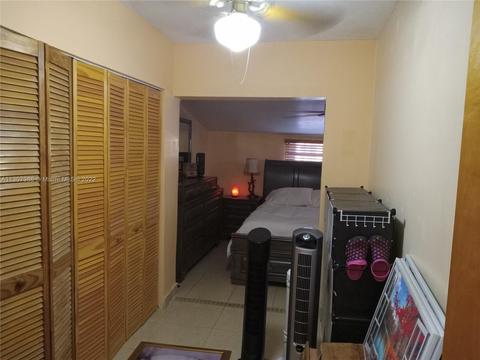 650 NE 1st Pl, Hialeah, FL 33010 photo 32