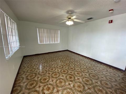 4183 E 8th Ct, Hialeah, FL 33013 photo 12