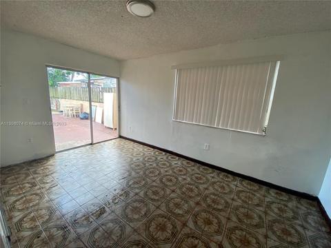 4183 E 8th Ct, Hialeah, FL 33013 photo 18