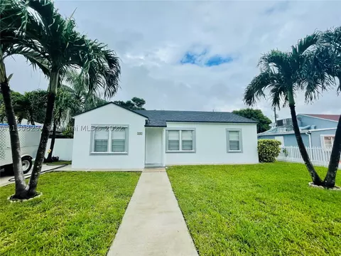 771 NE 4th Pl, Hialeah, FL 33010 photo 1