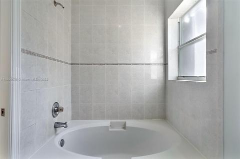 7090 W 5th Ave, Hialeah, FL 33014 photo 30