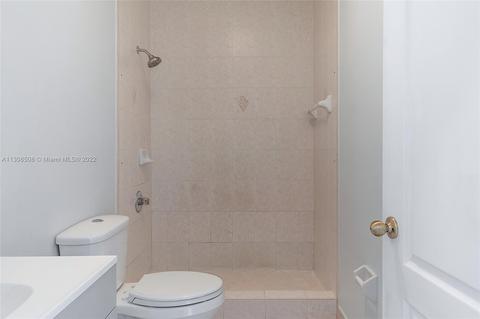 7090 W 5th Ave, Hialeah, FL 33014 photo 35