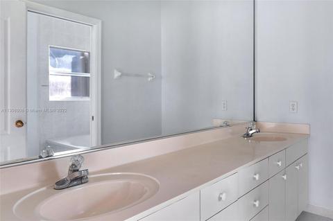 7090 W 5th Ave, Hialeah, FL 33014 photo 29