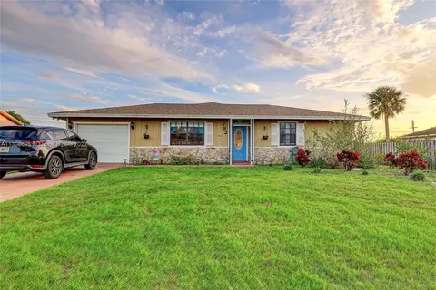 782 NW Riverside Dr, Port Saint Lucie, FL 34983
