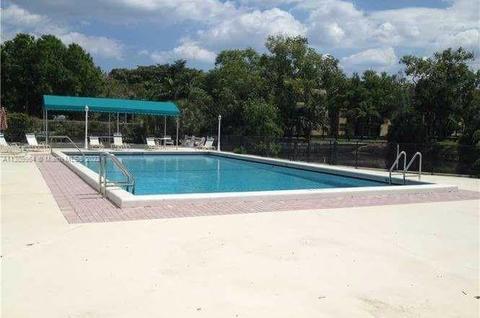 5790 Stirling Rd #314, Hollywood, FL 33021