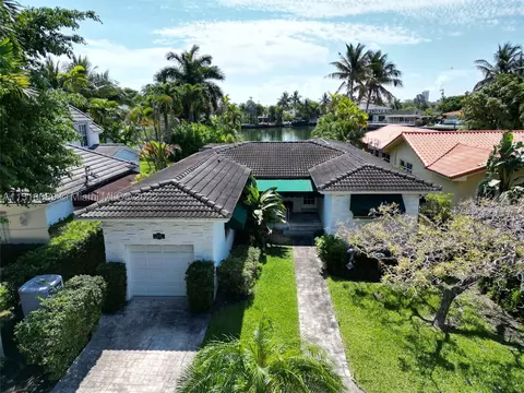 1429 Biscaya Dr, Surfside, FL 33154