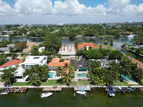 1429 Biscaya Dr, Surfside, FL 33154 photo 4