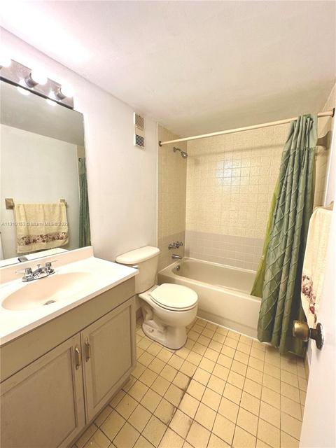 1900 W 68th St #B203, Hialeah, FL 33014 photo 8
