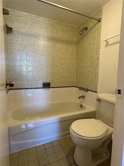 1900 W 68th St #B203, Hialeah, FL 33014 photo 6