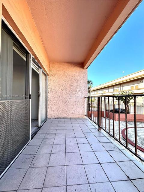 1900 W 68th St #B203, Hialeah, FL 33014 photo 12