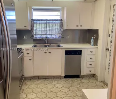 5300 Washington St #S216, Hollywood, FL 33021