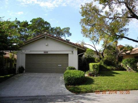 5510 Dogwood Way, Lauderhill, FL 33319