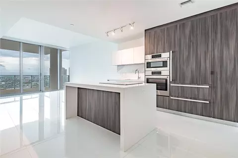 851 NE 1st Ave #2100, Miami, FL 33132