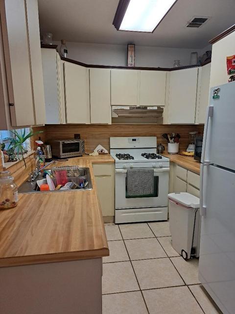141 E 62nd St, Hialeah, FL 33013 photo 9