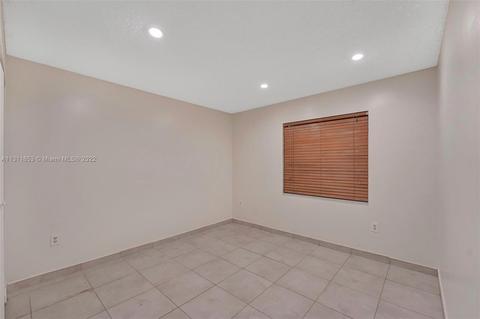 20153 NW 59th Pl, Hialeah, FL 33015 photo 25