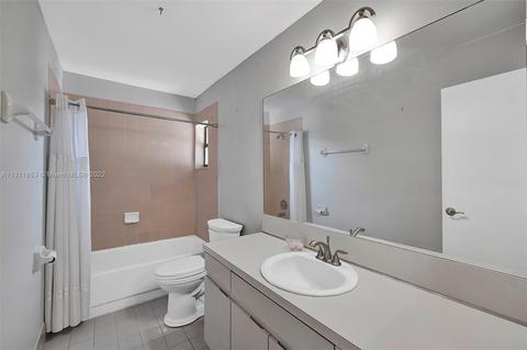 20153 NW 59th Pl, Hialeah, FL 33015 photo 23