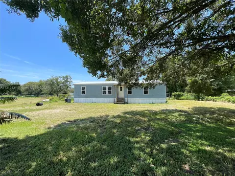7100 NE 4th St, Okeechobee, FL 34974