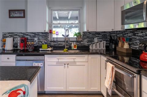 6830 Bayfront Cir, Margate, FL 33063 photo 6