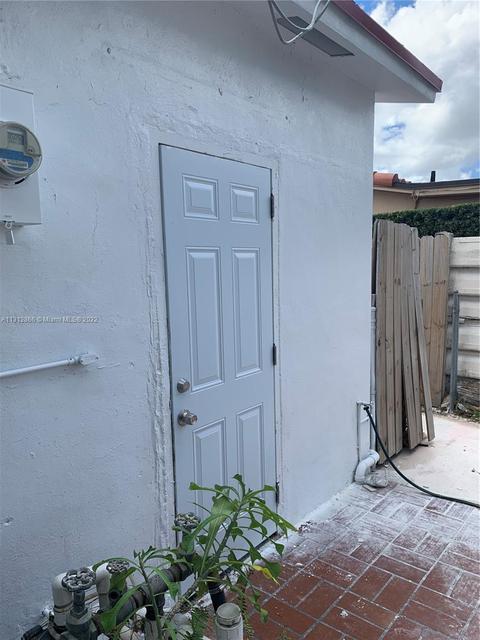 1325 W 5th Ln, Hialeah, FL 33010 photo 9
