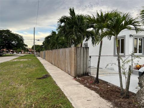 290 E 38th St, Hialeah, FL 33013 photo 3