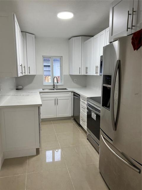 290 E 38th St, Hialeah, FL 33013 photo 11
