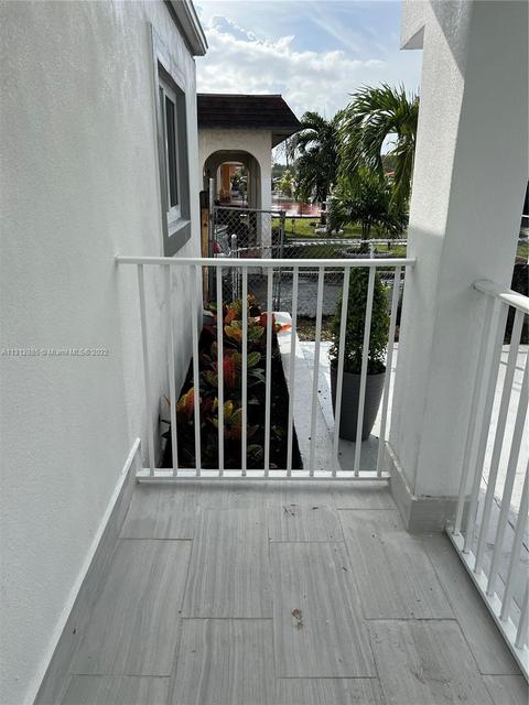290 E 38th St, Hialeah, FL 33013 photo 4