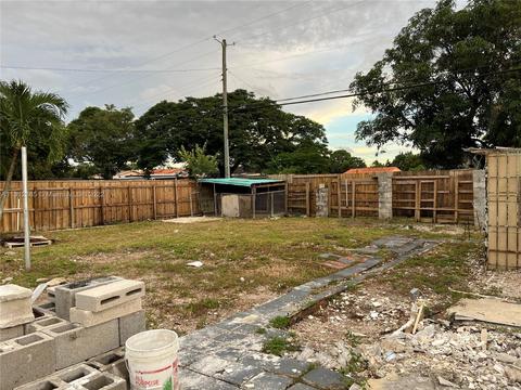 290 E 38th St, Hialeah, FL 33013 photo 17