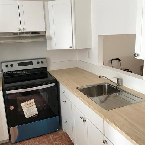 5041 W Oakland Park Blvd #208, Lauderdale Lakes, FL 33313