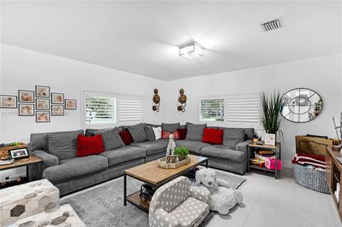 13301 SW 83rd Ct, Pinecrest, FL 33156 photo 8