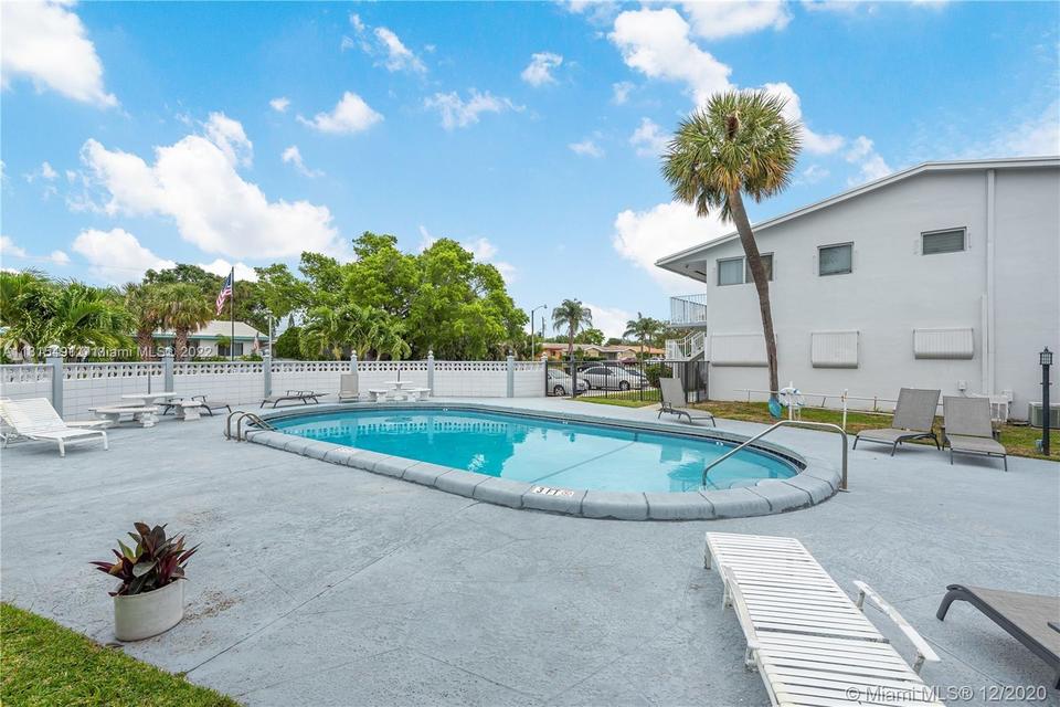  2020 NE 51st Ct #208, Fort Lauderdale, FL 33308 photo 1