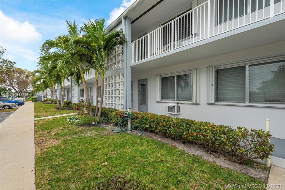 2020 NE 51st Ct #208, Fort Lauderdale, FL 33308 photo 3