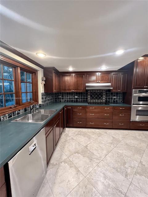 6330 Lake Champlain Ter, Miami Lakes, FL 33014 photo 11