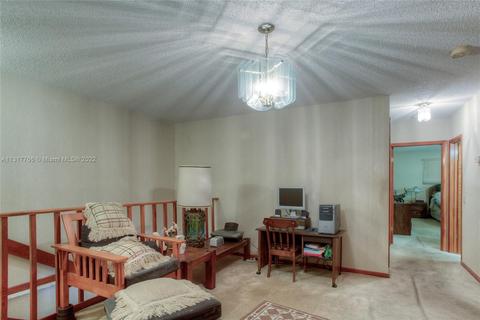 1005 W 33rd Pl, Hialeah, FL 33012 photo 16