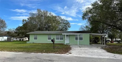 402 NE 16th Ave, Okeechobee, FL 34972 photo 1
