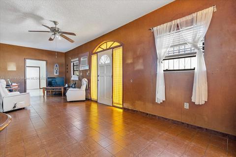 534 E 30th St, Hialeah, FL 33013 photo 2