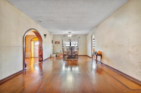 534 E 30th St, Hialeah, FL 33013 photo 4