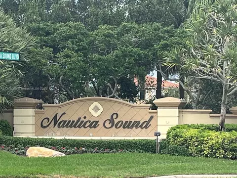 3597 Stratton Ln, Boynton Beach, FL 33436