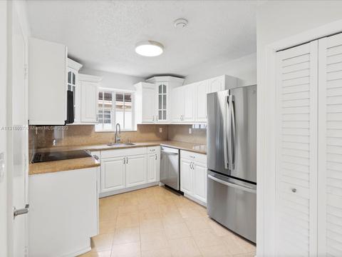 2731 Red Rd, Miami, FL 33155 photo 3
