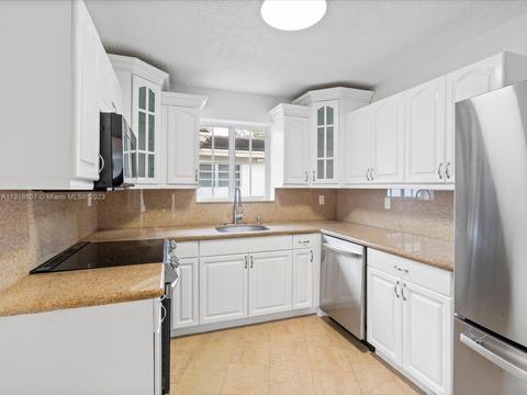 2731 Red Rd, Miami, FL 33155 photo 6